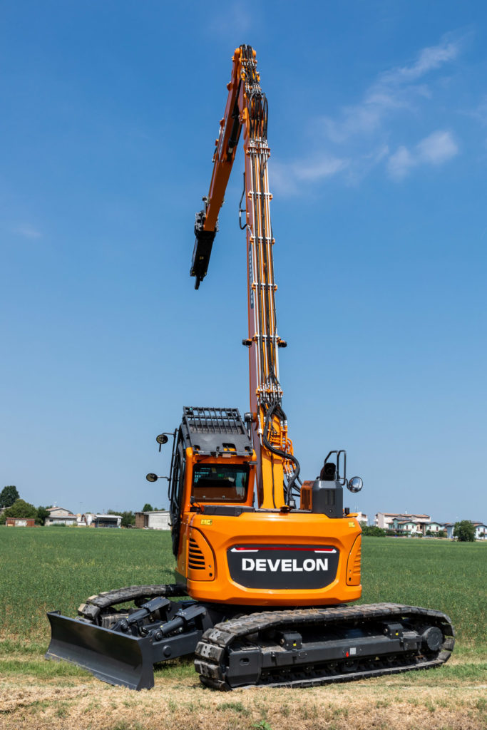 nuovo escavatore Develon DX140RDM-7