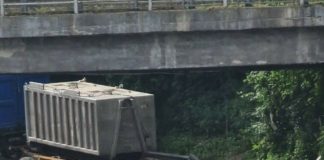 Tir incastrato sotto viadotto SS7bis