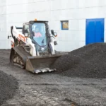 Preparazione dei terreni in cantiere senza intoppi grazie alla pala Bobcat T86