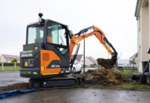 Develon DX23E-7: miniescavatore elettrico con autonomia fino a 10 ore