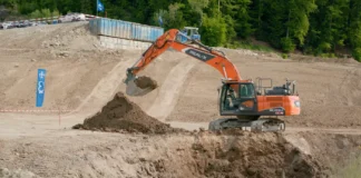 Develon porta in cava un escavatore autonomo