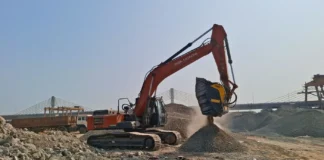 Le benne frantoio MB Crusher al servizio dei cantieri internazionali