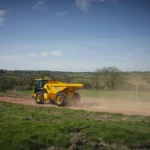 JCB presenta il dumper articolato ADT 715